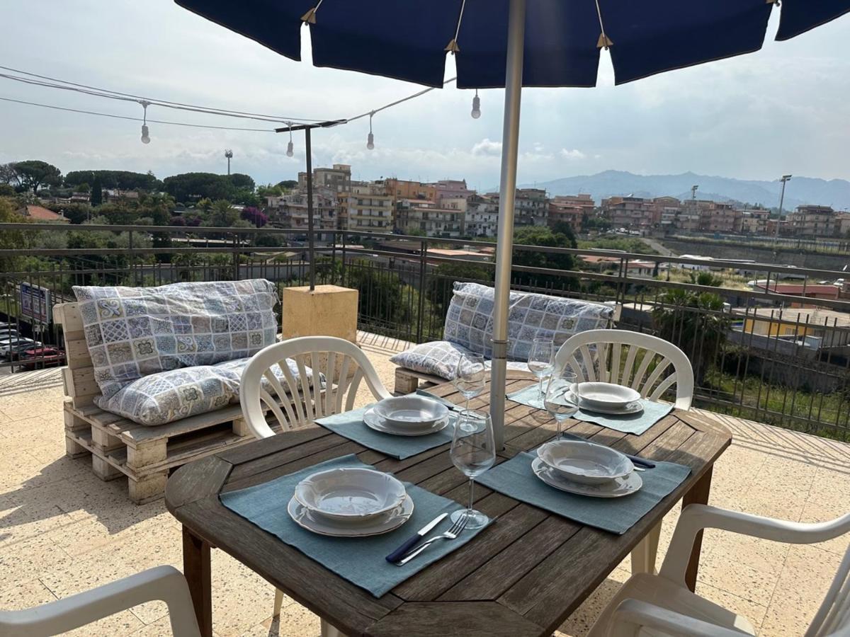 Apartament Attico Di Giggia Giardini-Naxos Zewnętrze zdjęcie