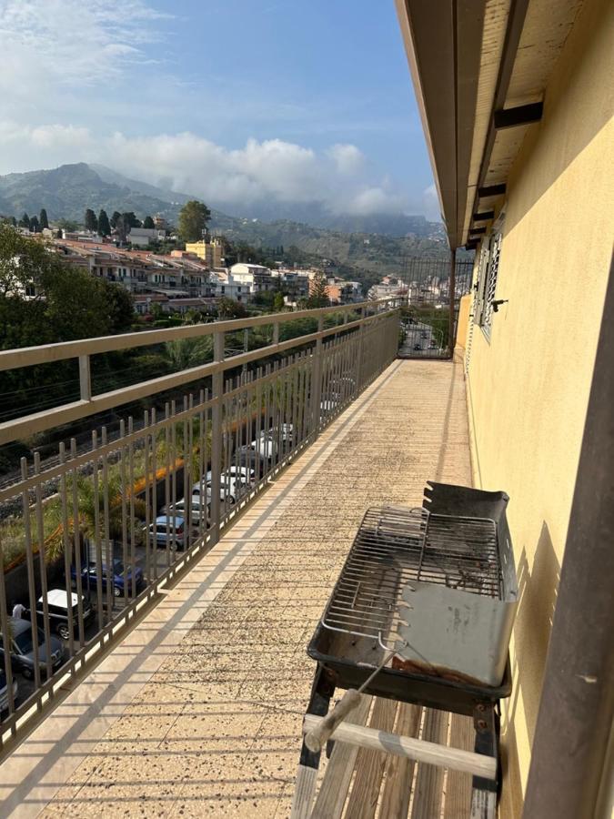 Apartament Attico Di Giggia Giardini-Naxos Zewnętrze zdjęcie