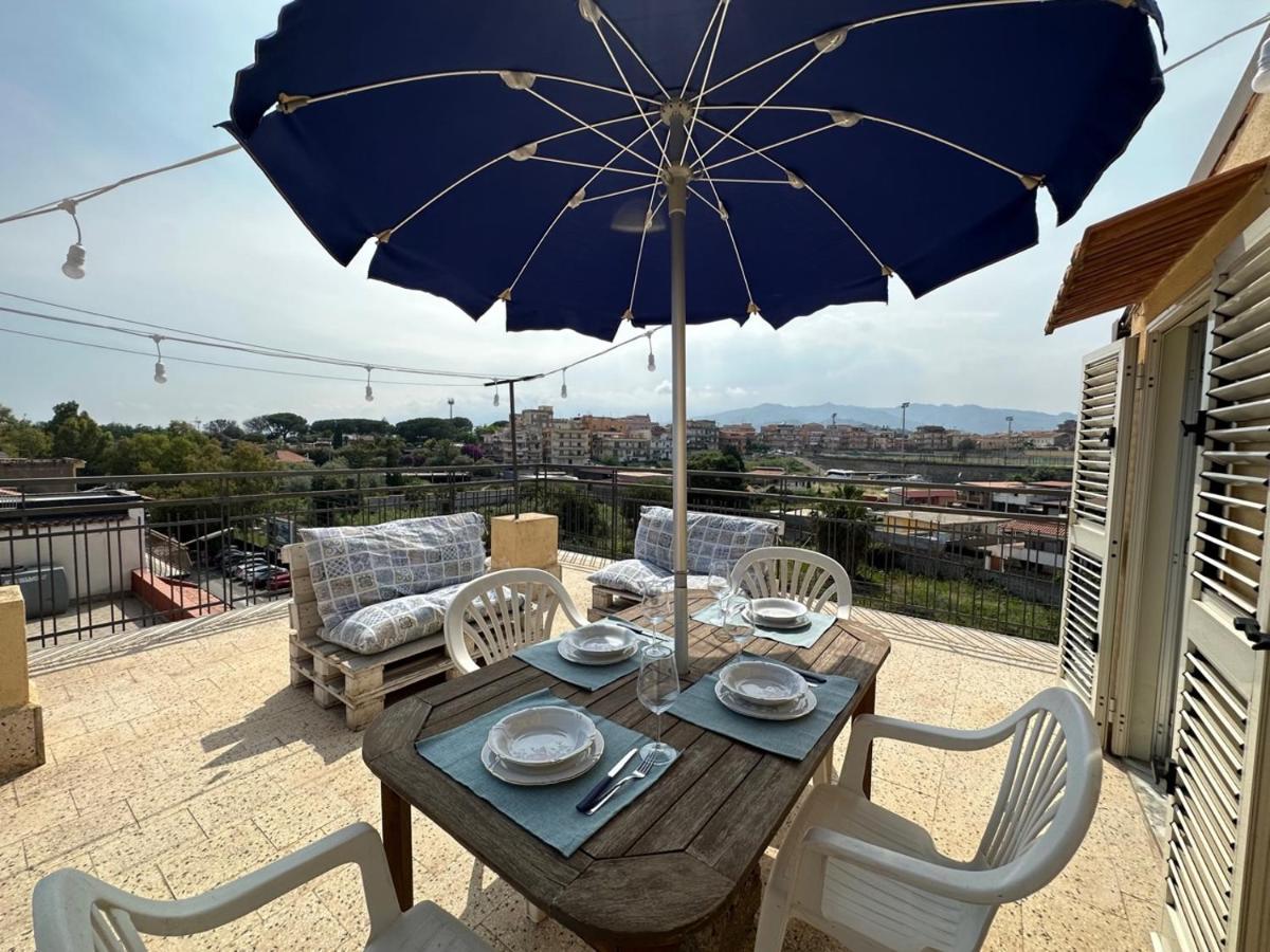 Apartament Attico Di Giggia Giardini-Naxos Zewnętrze zdjęcie